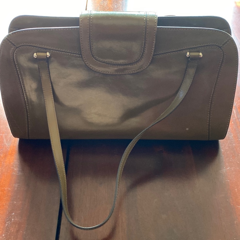 Vintage olive green leather purse.